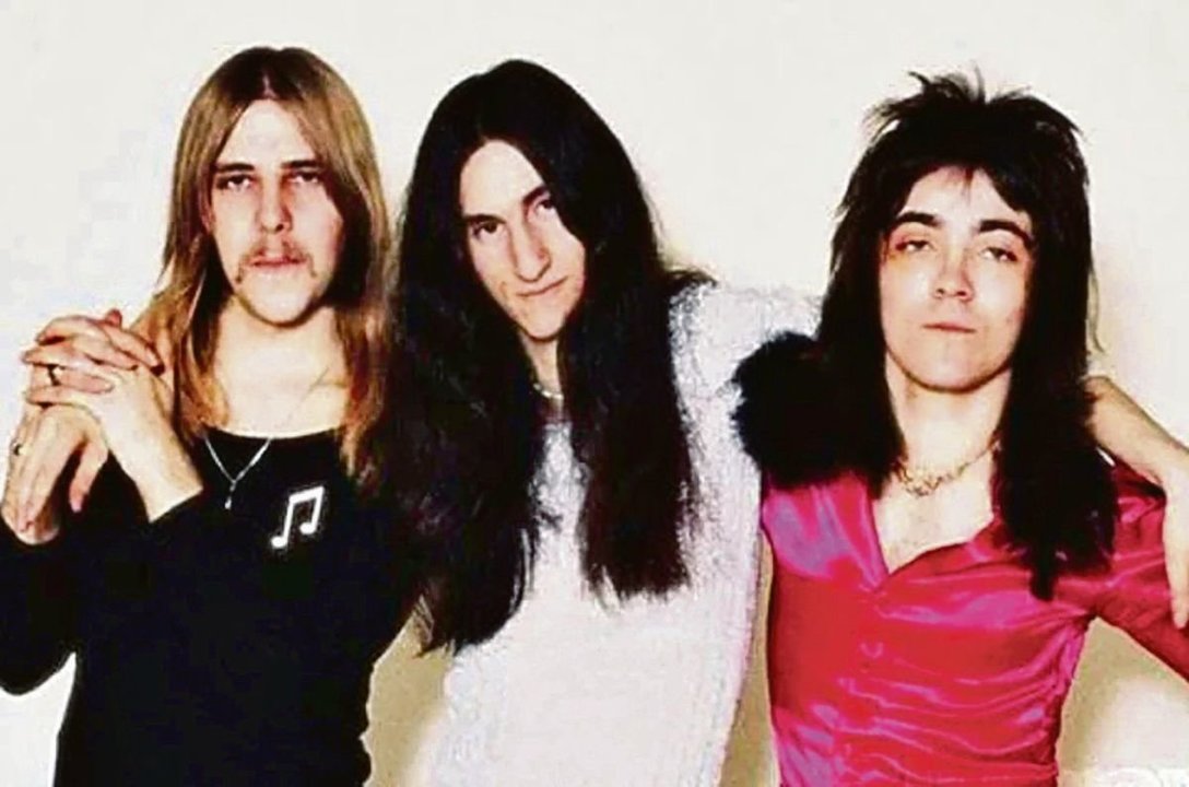 La formación Rush en 1974, compuesta por Alex Lifeson, Geddy Lee y John Rutsey.