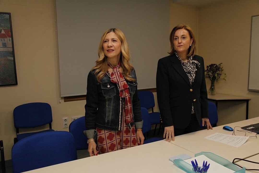 La vicepresidenta segunda de Aragón, Mar Vaquero, y la conselleira de Promoción do Emprego e Igualdade, Elena Rivo.