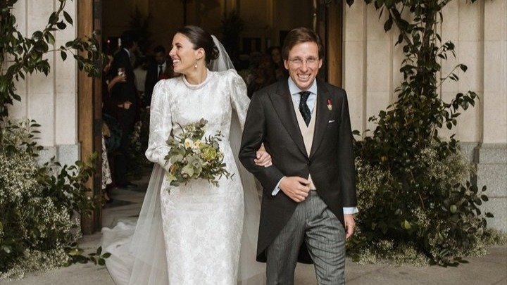 Martínez-Almeida y Teresa Urquijo se dan el 'sí quiero' en una boda llena de personalidades. (Foto: Europa Press)