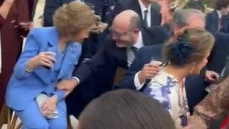 La Reina Sofía, el sábado 6 en la boda de Almeida y Urquijo.