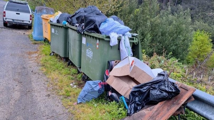 El Concello tiene identificado al responsable de estos residuos, que depositó antes de irse del pueblo.