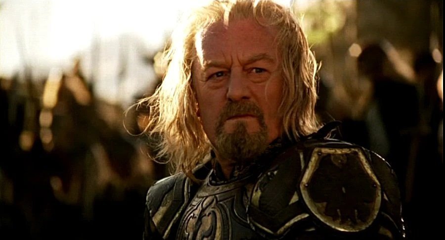 Bernard Hill interpretando al rey Théoden.