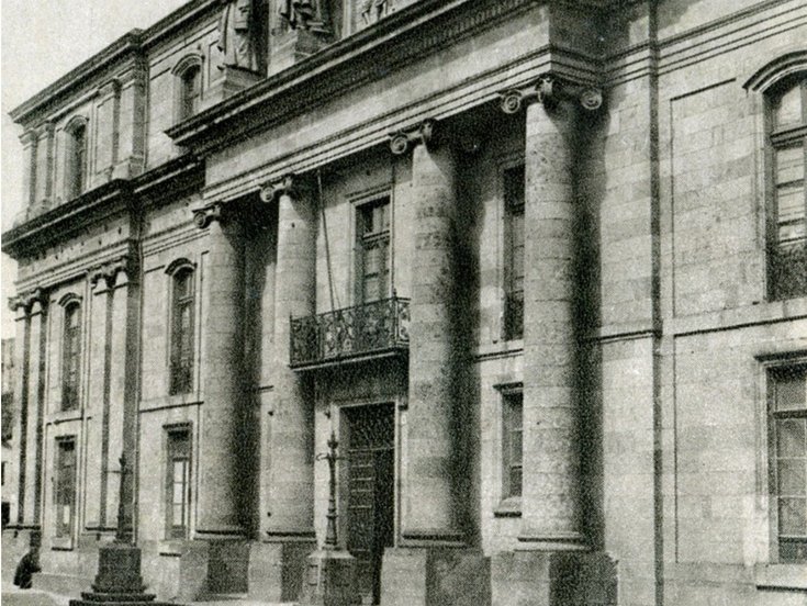 Antiguo edificio de la Facultad de Derecho de  la Universidad de Compostela en los años  60