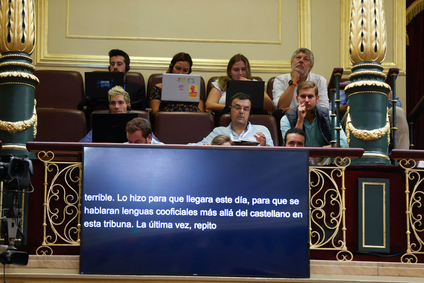 Traducción subtitulada en el Congreso. Lenguas cooficiales (EFE)