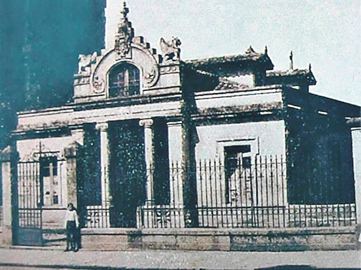 Edificio del Círculo Católico  de Obreros en Ourense en 1905.