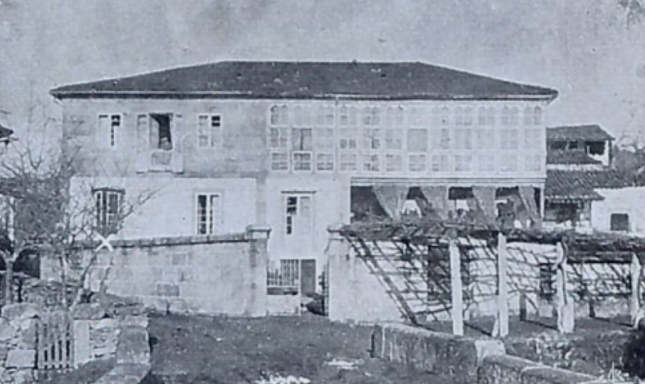 Foto 1914. Vida Gallega nº 51. Casa donde se hace el atentado.