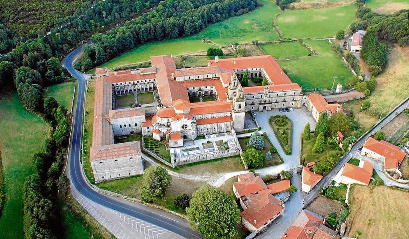 El Real monasterio de Oseira y su pueblo.
