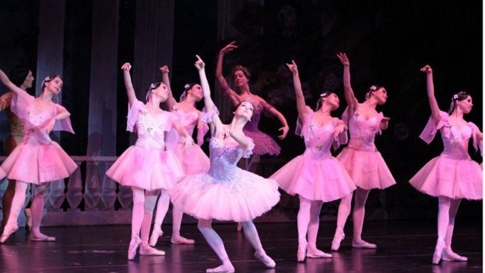 -ballet-nacional-ruso-de-s-radchenko-el-cascanueces-la-bella
