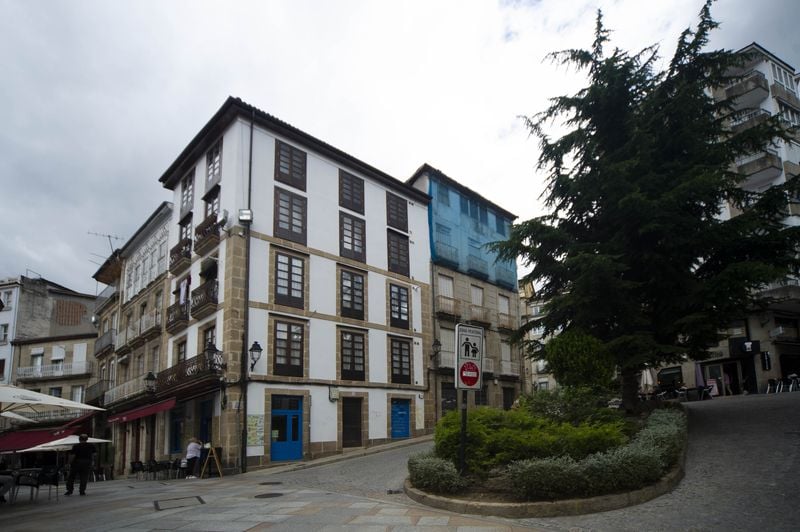 Ourense 21/6/21
Edificios zona vieja para Antonio Nespereira
Plaza suaves
Fotos Martiño Pinal