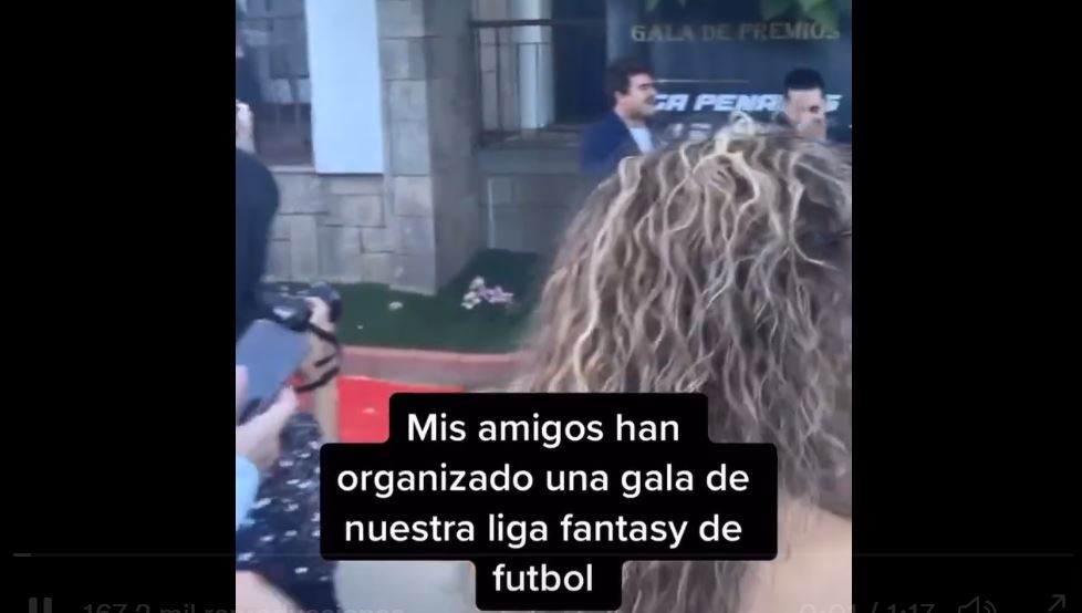 pico vanidad Monica Un grupo de amigos de Ourense organiza una gala de Fútbol Fantasy y se hace  viral