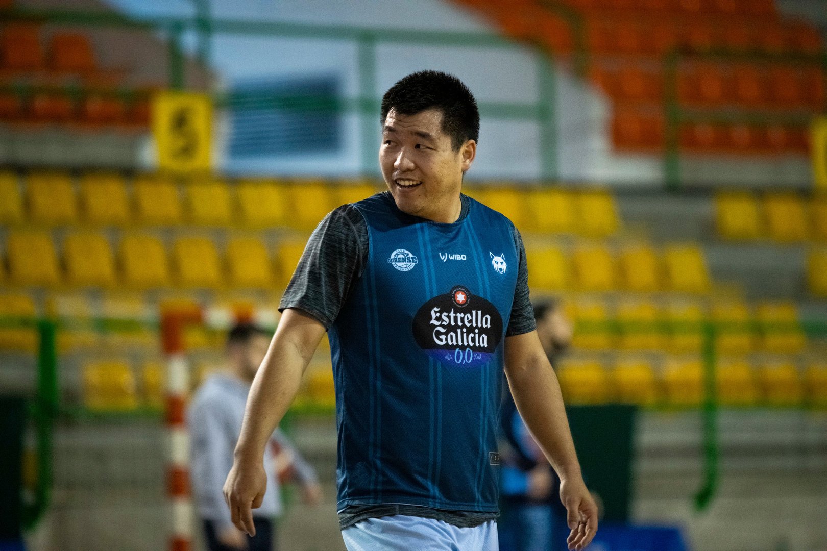 El jugador chino del COB, Bolong Zheng, en el entrenamiento de ayer por la tarde en el Pazo.
FOTO: ÓSCAR PINAL